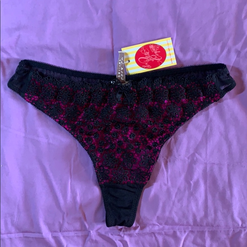 Never worn NWT Lula thong